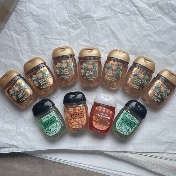 (11) Variety Bath and Bodyworks antibacterial hand gel bundle - Picture 2 of 3